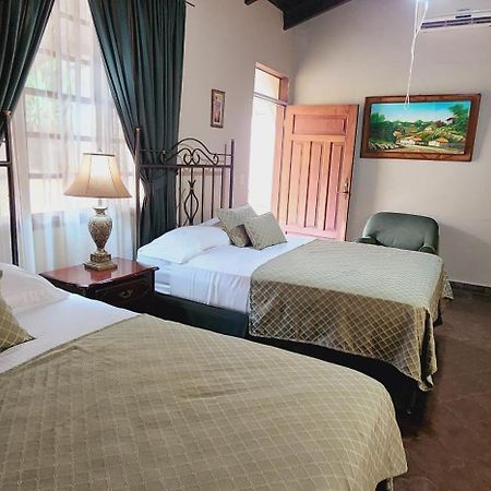 סן פדרו סולה Camilas Hotel מראה חיצוני תמונה