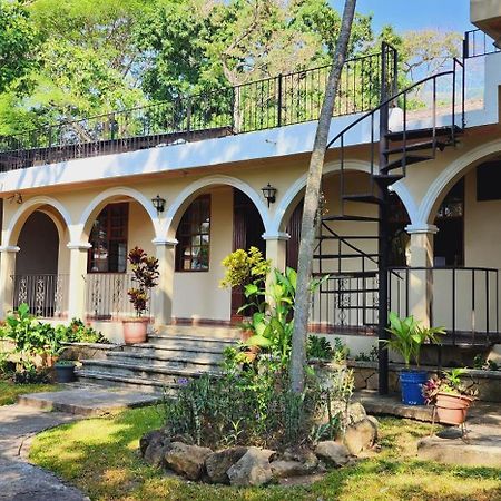 סן פדרו סולה Camilas Hotel מראה חיצוני תמונה