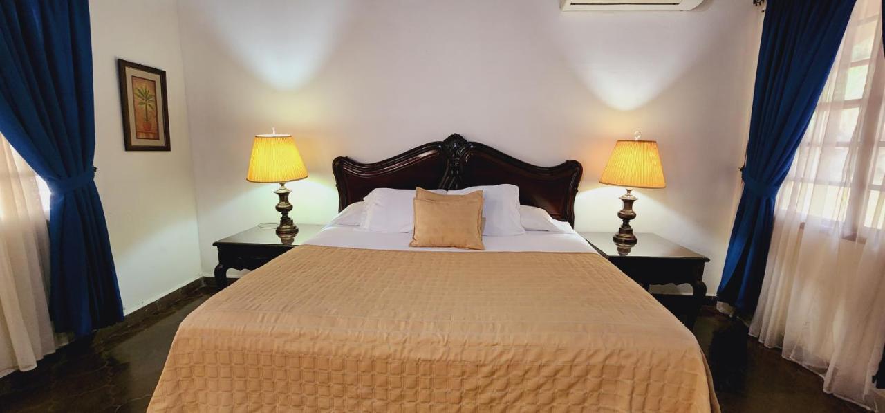 סן פדרו סולה Camilas Hotel מראה חיצוני תמונה