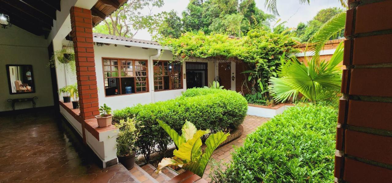 סן פדרו סולה Camilas Hotel מראה חיצוני תמונה