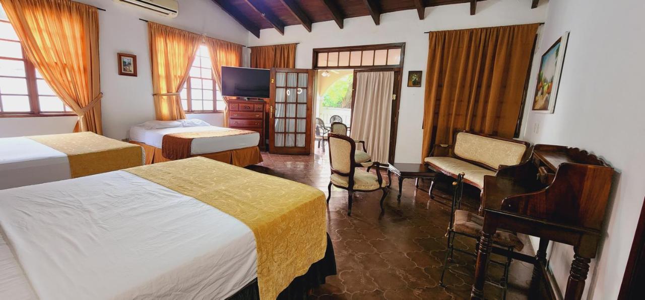 סן פדרו סולה Camilas Hotel מראה חיצוני תמונה