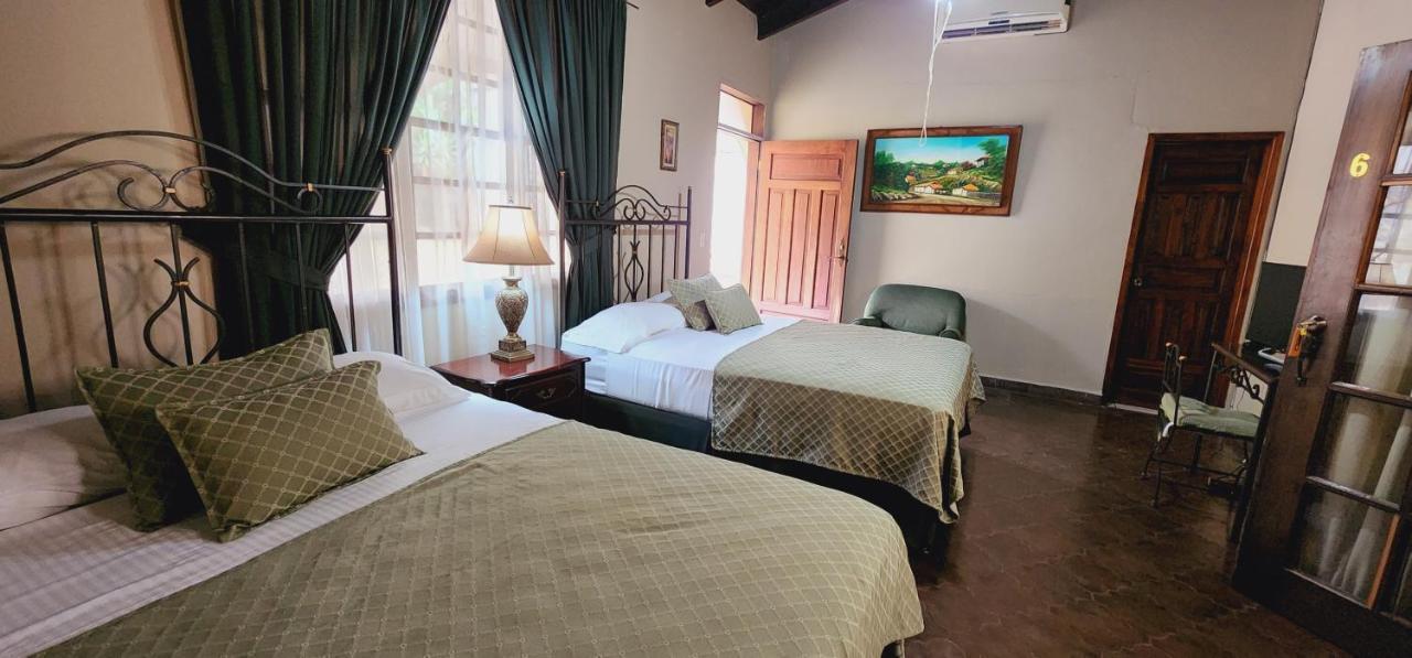 סן פדרו סולה Camilas Hotel מראה חיצוני תמונה