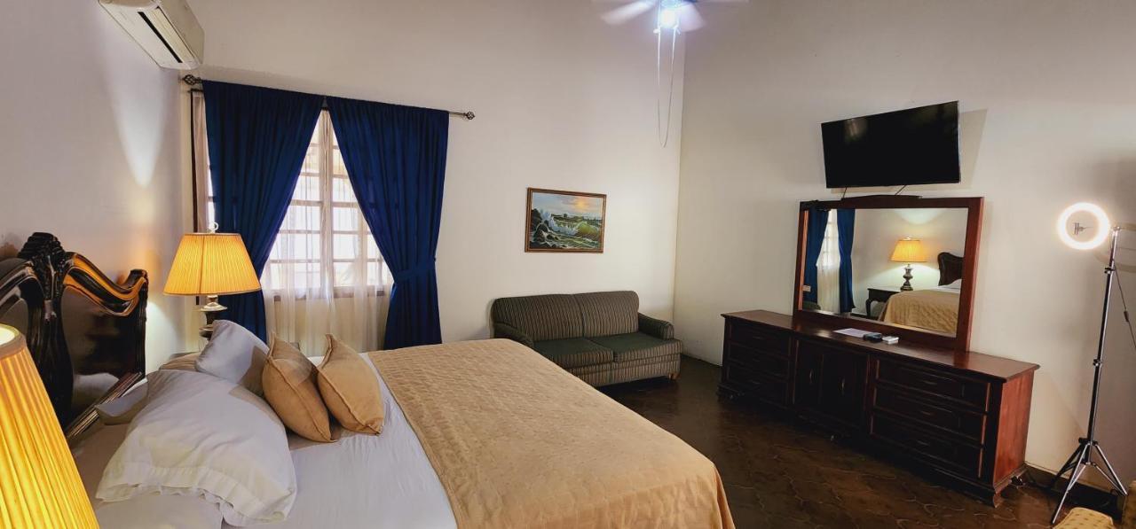 סן פדרו סולה Camilas Hotel מראה חיצוני תמונה
